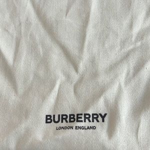 Burberry wool bag, can be used for glasses, makeup or anything that fits.